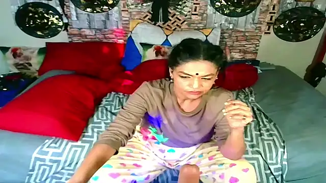 Indian Blaze00 online show from October 2025 10:53:02 PM