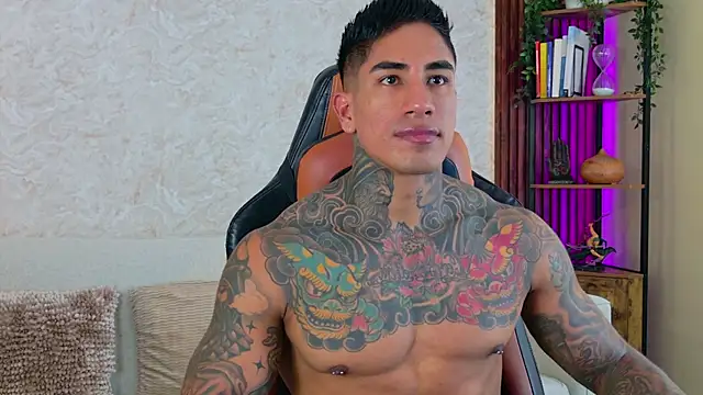 AdanReilly online show from November 2025 03:48:02 PM