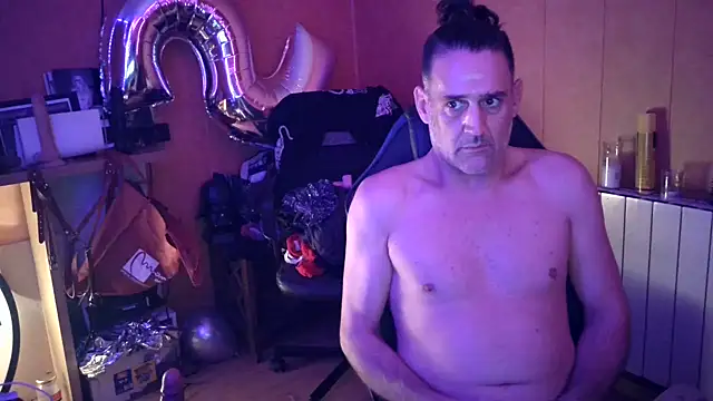 Snapshot of Lia_Y_PatrickX chatting on December 2024 02:26:01 AM Lia Y PatrickX online show from December 2024 02:26:01 AM