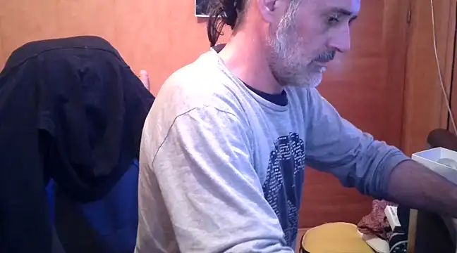 Snapshot of Lia_Y_PatrickX chatting on January 2025 07:53:01 PM Lia Y PatrickX online show from January 2025 07:53:01 PM
