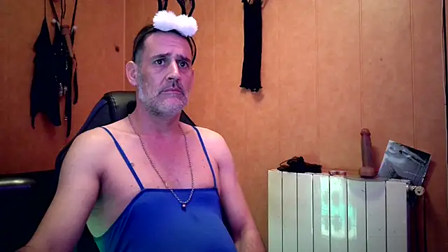 Snapshot of Lia_Y_PatrickX chatting on February 2025 03:49:01 PM Lia Y PatrickX online show from February 2025 03:49:01 PM