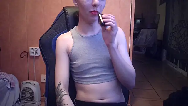 Snapshot of Lia_Y_PatrickX chatting on February 2025 10:07:02 PM Lia Y PatrickX online show from February 2025 10:07:02 PM