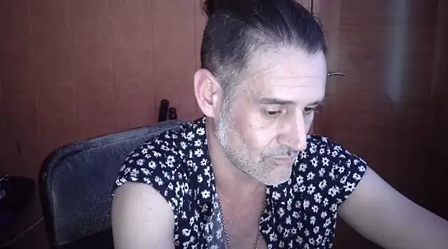 Snapshot of Lia_Y_PatrickX chatting on March 2025 10:40:01 PM Lia Y PatrickX online show from March 2025 10:40:01 PM