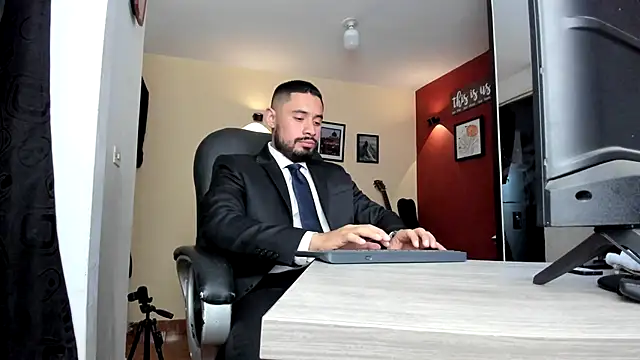 Snapshot of thesexlawyer1 chatting on May 2026 04:19:01 AM thesexlawyer1 online show from May 2026 04:19:01 AM