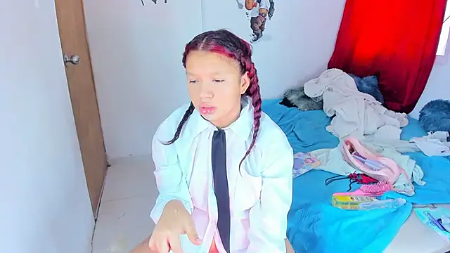 Emily Coper18 online show from October 2025 01:19:01 PM