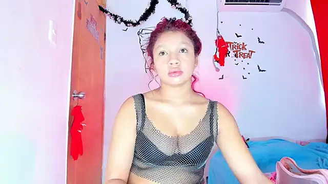 Emily Coper18 online show from October 2025 01:20:02 PM