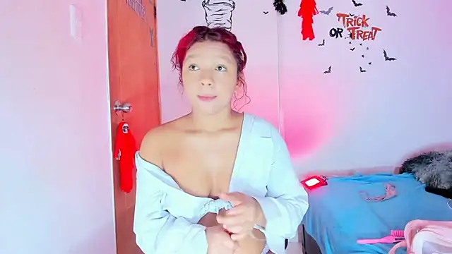 Emily Coper18 online show from October 2025 01:11:01 PM