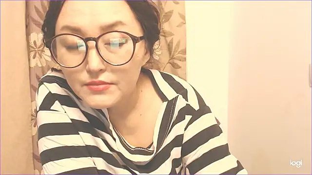 Snapshot of hrnyteacher chatting on December 2024 09:00:02 PM hrnyteacher online show from December 2024 09:00:02 PM