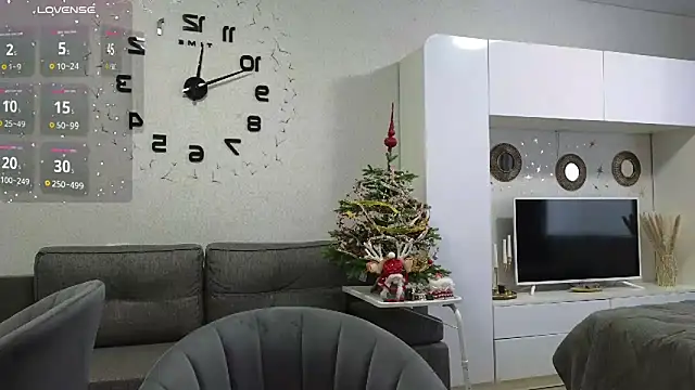 Snapshot of me_lissa_sun13 chatting on December 2024 08:51:01 AM me lissa sun13 online show from December 2024 08:51:01 AM