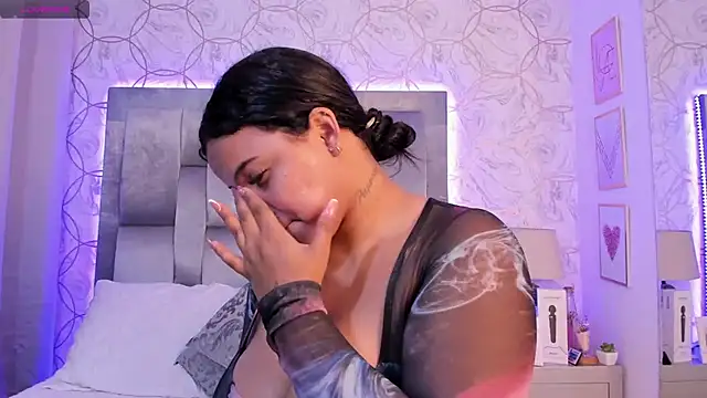 EmmaWeest online show from December 2024 08:10:02 PM