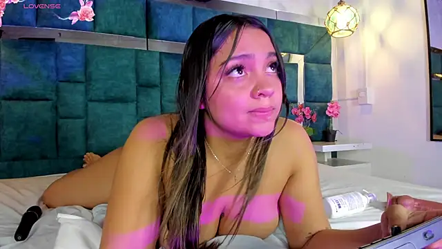 Snapshot of Abril_Gomez06 chatting on July 2026 02:05:17 AM Abril Gomez06 online show from July 2026 02:05:17 AM