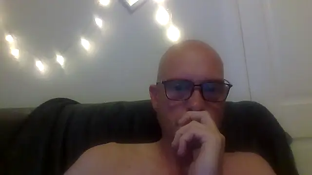 Snapshot of mrtickle0025 chatting on May 2026 05:27:02 AM mrtickle0025 online show from May 2026 05:27:02 AM
