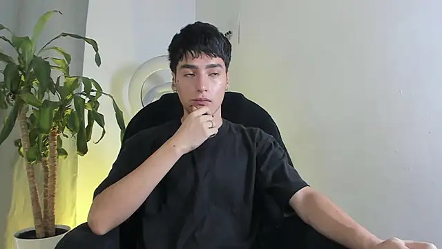 sebas rose online show from December 2025 01:39:02 PM