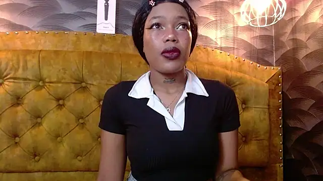 Snapshot of CrystalBrooke3x chatting on October 2025 07:42:02 PM CrystalBrooke3x online show from October 2025 07:42:02 PM