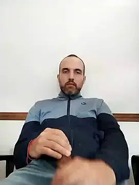 Snapshot of leon3875 chatting on December 2024 03:33:02 PM leon3875 online show from December 2024 03:33:02 PM