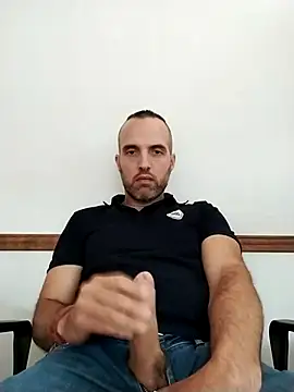 Snapshot of leon3875 chatting on January 2025 03:08:02 PM leon3875 online show from January 2025 03:08:02 PM