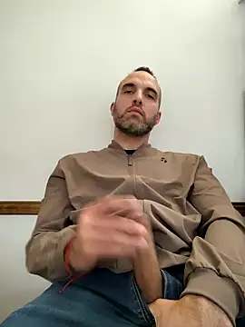 Snapshot of leon3875 chatting on September 2025 03:22:01 PM leon3875 online show from September 2025 03:22:01 PM