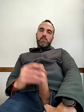 Snapshot of leon3875 chatting on October 2025 03:42:01 PM leon3875 online show from October 2025 03:42:01 PM