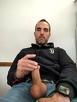 Snapshot of leon3875 chatting on October 2025 03:23:02 PM leon3875 online show from October 2025 03:23:02 PM