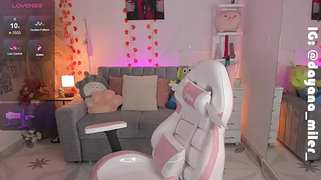  dayana miler online show from December 2024 01:03:01 AM