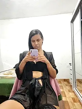 Snapshot of Bella_Anjoss chatting on December 2024 01:24:02 AM Bella Anjoss online show from December 2024 01:24:02 AM