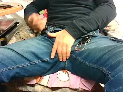 Giulio35 Pika online show from November 2025 05:55:02 PM