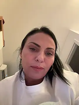 KimKelly13 online show from April 2026 06:08:02 PM