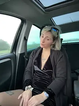 Snapshot of sexy_blondie92 chatting on February 2025 04:11:01 PM sexy blondie92 online show from February 2025 04:11:01 PM