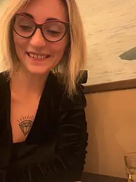 sexy blondie92 online show from December 2025 07:53:02 PM