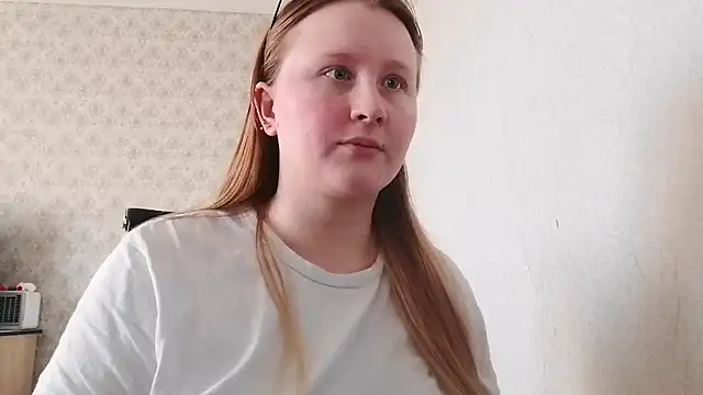 Snapshot of Anika_Lipps chatting on March 2025 02:40:01 PM Anika Lipps online show from March 2025 02:40:01 PM