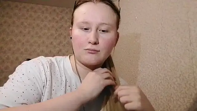 Snapshot of Anika_Lipps chatting on March 2025 08:04:01 PM Anika Lipps online show from March 2025 08:04:01 PM