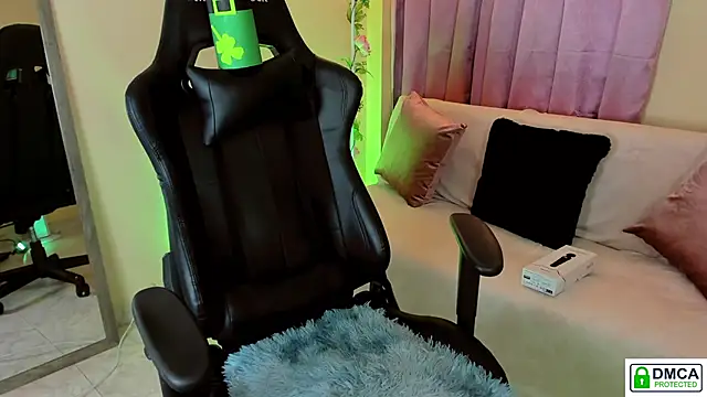 Lilabril online show from March 2025 04:01:02 PM