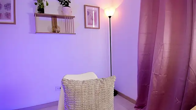 Lilabril online show from May 2026 02:44:01 PM