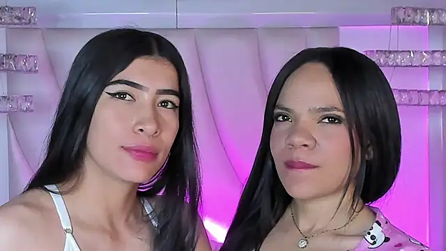 siara and zoe online show from May 2026 11:01:02 PM