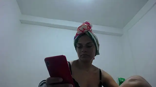 Snapshot of GiveLove1 chatting on January 2025 08:59:01 PM GiveLove1 online show from January 2025 08:59:01 PM