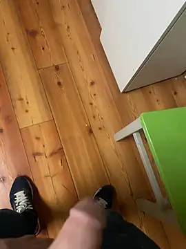 Snapshot of Edosxxl chatting on January 2025 05:08:01 AM Edosxxl online show from January 2025 05:08:01 AM