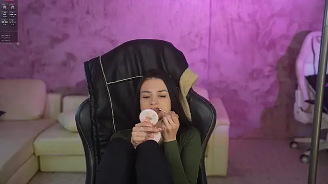 Tina Breeze online show from April 2026 07:47:01 AM