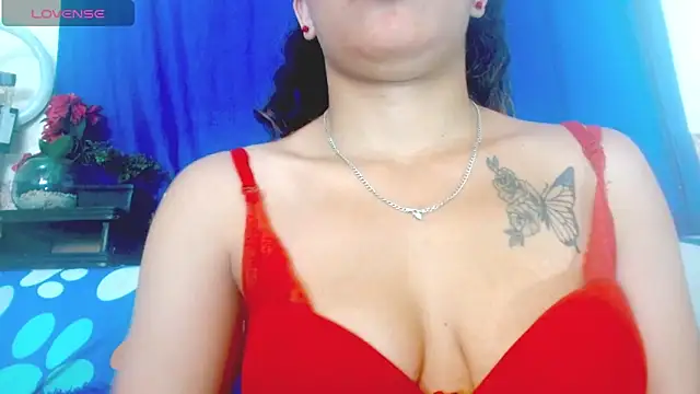 Snapshot of Eva_Hoot chatting on April 2026 02:26:01 PM Eva Hoot online show from April 2026 02:26:01 PM