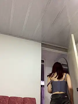 SuzzyyM online show from June 2026 09:14:01 PM