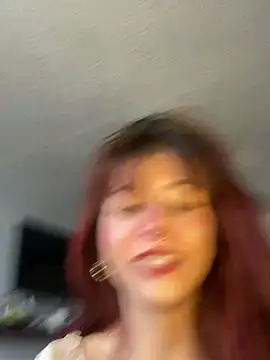 SuzzyyM online show from June 2026 09:17:02 PM