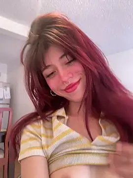 SuzzyyM online show from June 2026 09:43:02 PM