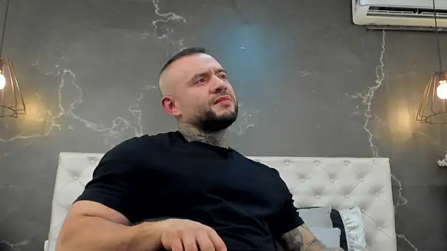 Snapshot of BruceDallas chatting on December 2024 11:58:01 PM BruceDallas online show from December 2024 11:58:01 PM