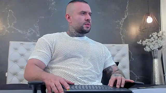 Snapshot of BruceDallas chatting on February 2025 01:36:01 AM BruceDallas online show from February 2025 01:36:01 AM