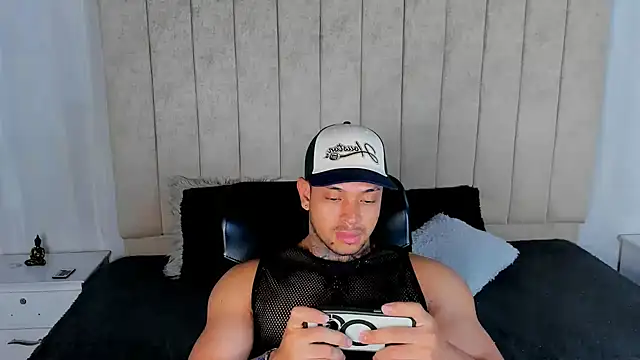 Stiven collins online show from December 2024 04:56:01 AM