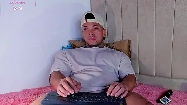 Stiven collins online show from April 2026 04:37:02 PM