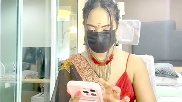 Snapshot of Monalisadon018 chatting on November 2025 06:08:02 AM Monalisadon018 online show from November 2025 06:08:02 AM