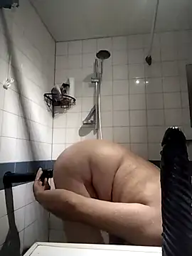 Knuffelstaaf123 online show from November 2025 05:56:02 PM