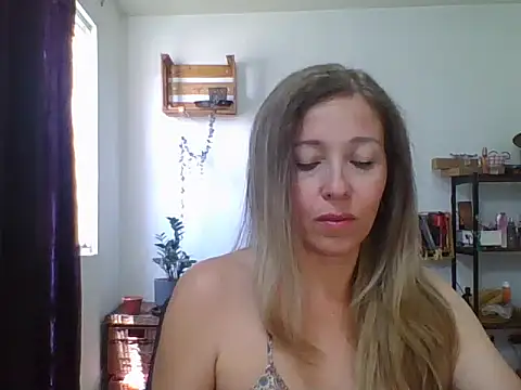 Snapshot of charlott_ponce chatting on April 2026 07:04:02 PM charlott ponce online show from April 2026 07:04:02 PM