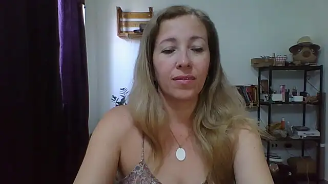 Snapshot of charlott_ponce chatting on April 2026 06:14:02 PM charlott ponce online show from April 2026 06:14:02 PM
