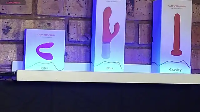 Snapshot of Astoria_Moon chatting on September 2025 06:54:01 PM Astoria Moon online show from September 2025 06:54:01 PM